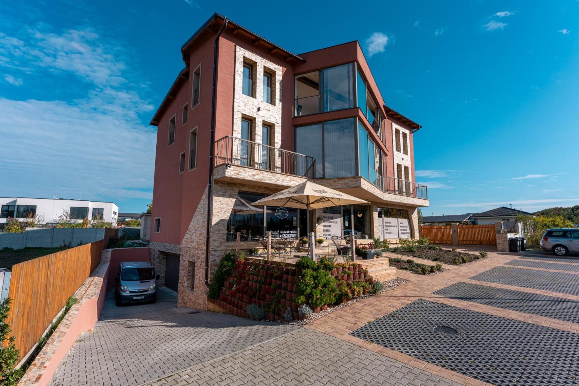 Nové Jirny Laskara Garden Apartment By Prague Forest מראה חיצוני תמונה